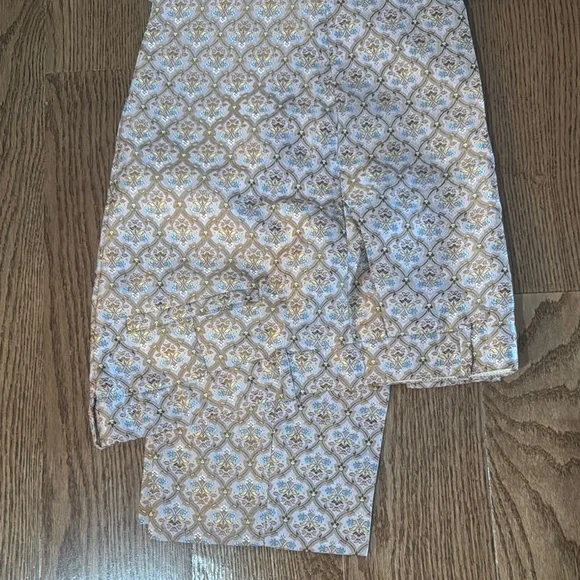 J. Crew 64% Silk Pink Patterned Pants - Picture 3 of 4